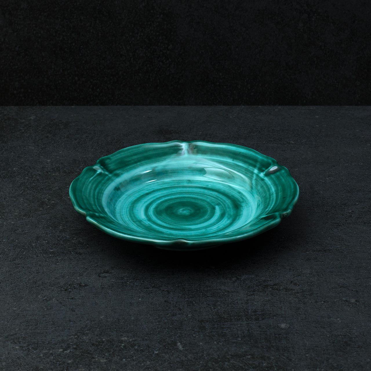 Hand-Brushed Scalloped Deep Plate in Vietri Ceramic