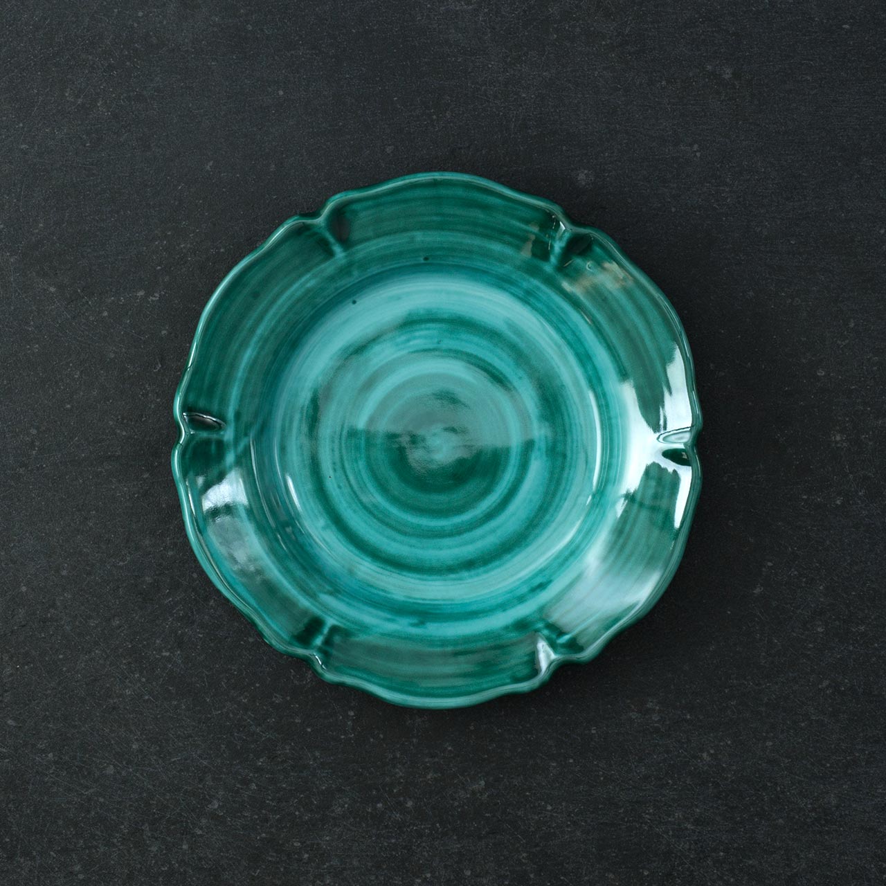 Hand-Brushed Scalloped Deep Plate in Vietri Ceramic