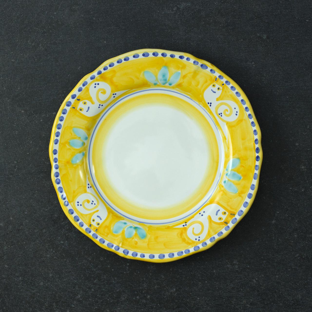 Hand-Decorated Scalloped Flat Plate in Vietri Ceramic