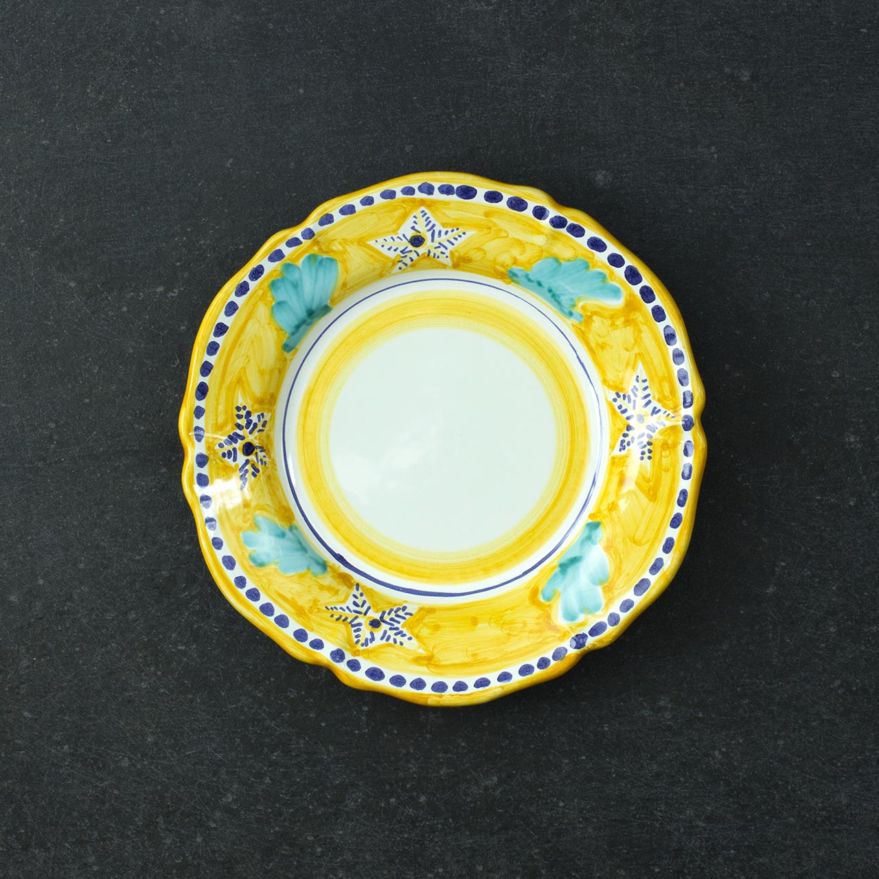 Piatto Fondo Smerlato in Ceramica Vietrese Decorato a Mano