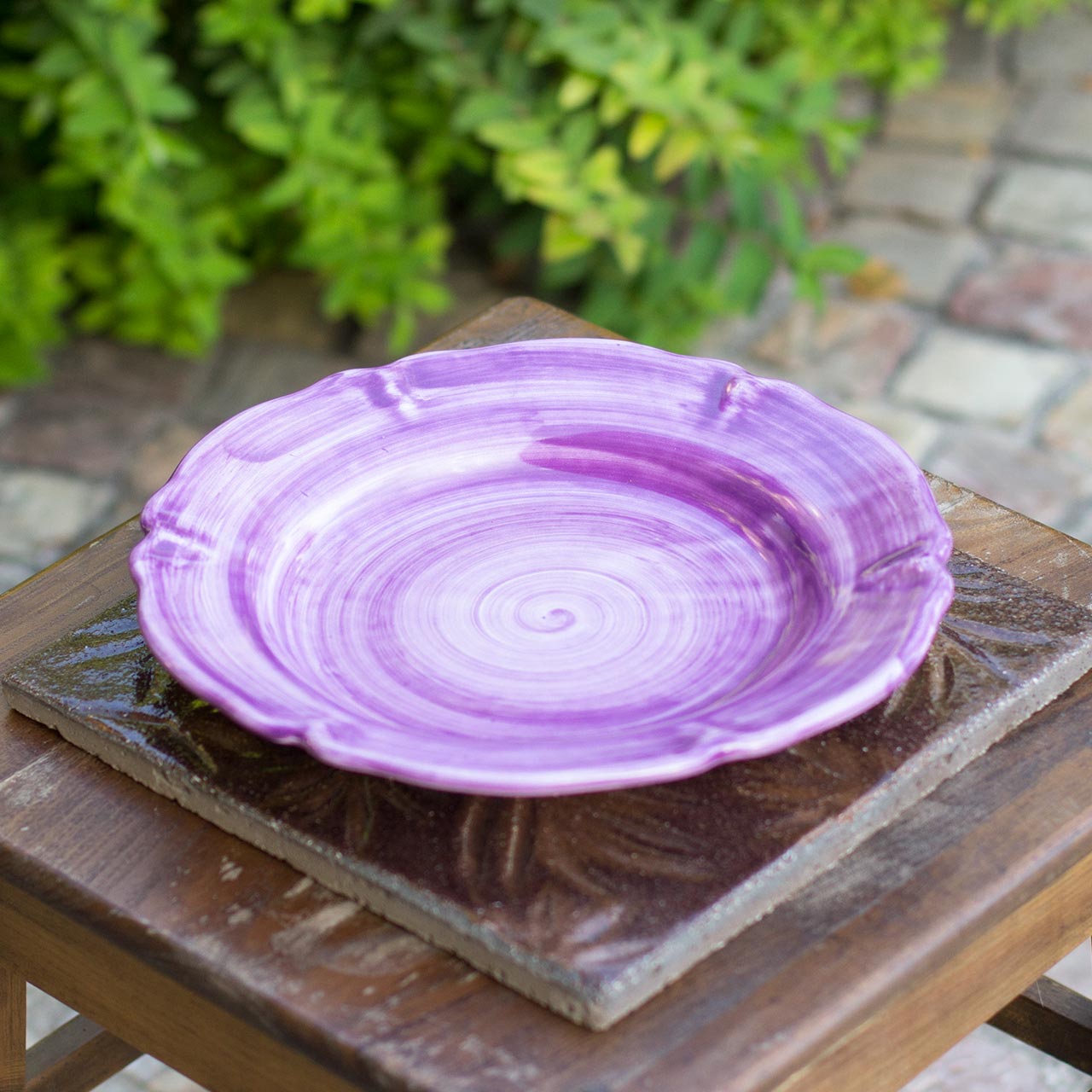 Hand-Brushed Scalloped Deep Plate in Vietri Ceramic