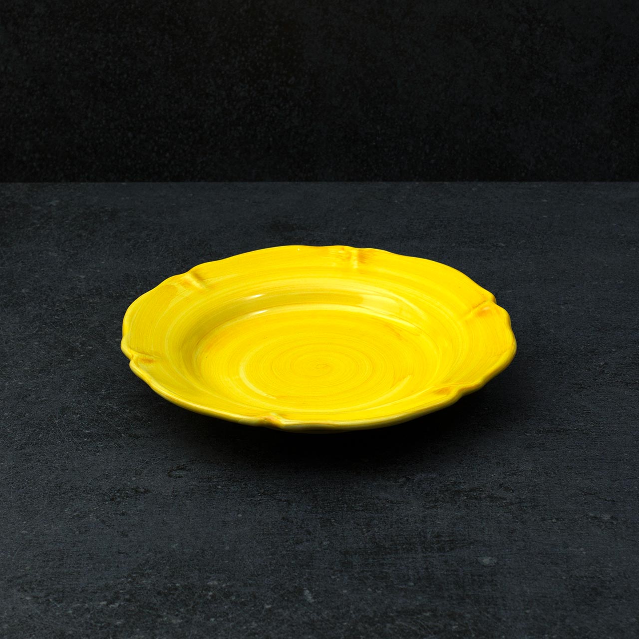 Hand-Brushed Scalloped Deep Plate in Vietri Ceramic